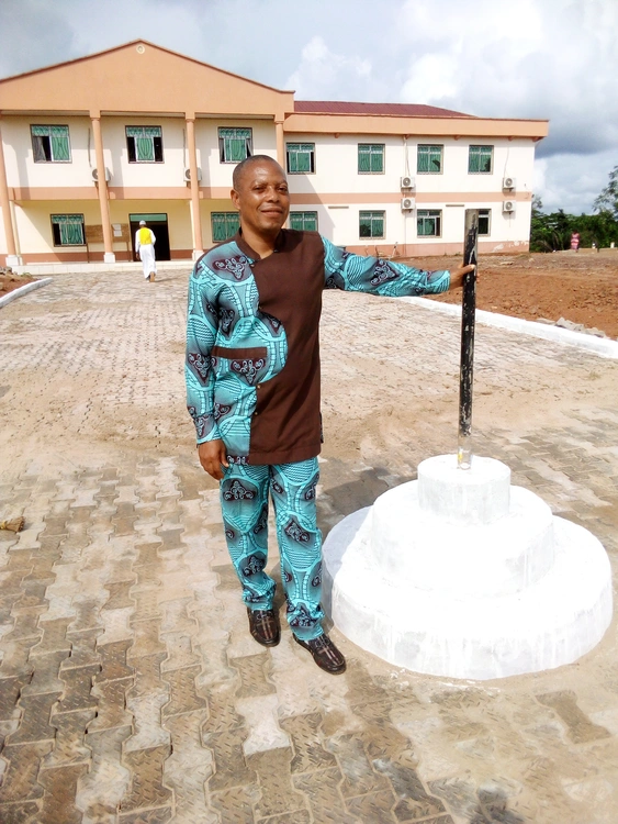 HOTEL DE VILLE DE LOMIE